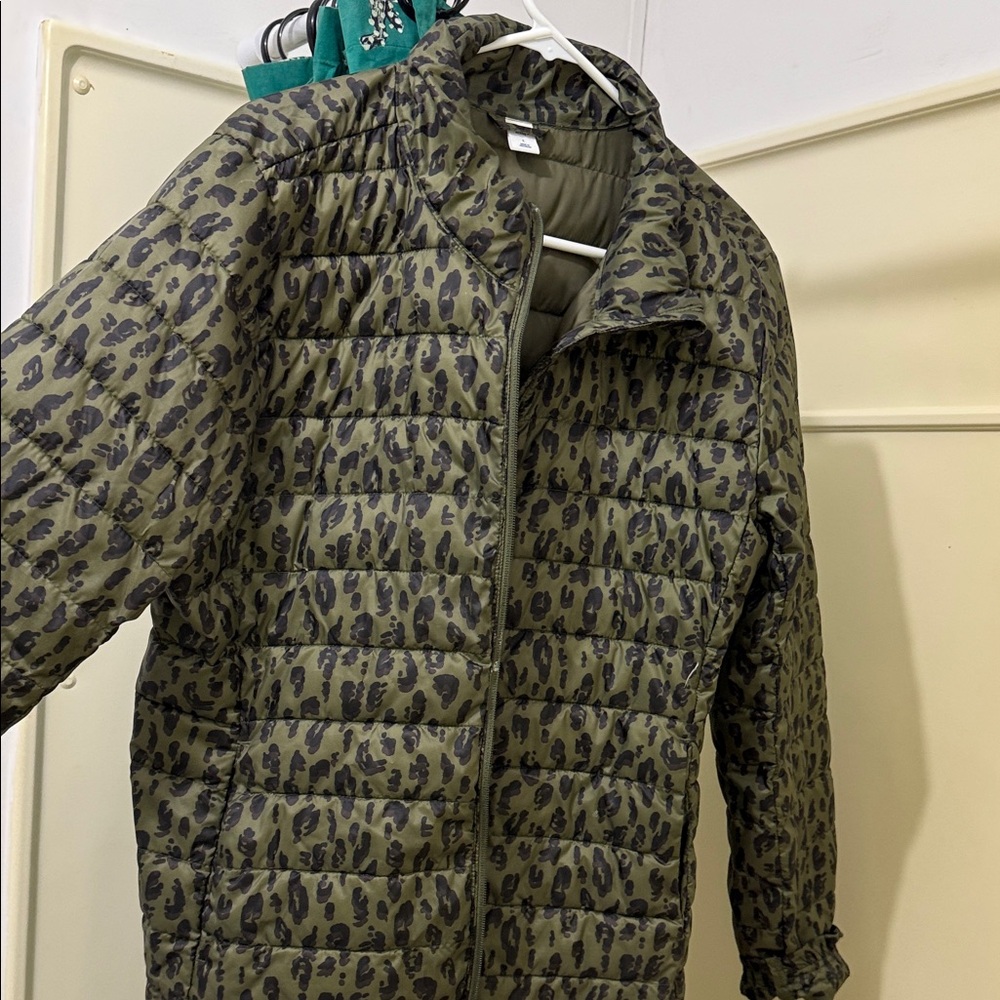 Old Navy Leopard Print Puffer Jacket - Green and Black